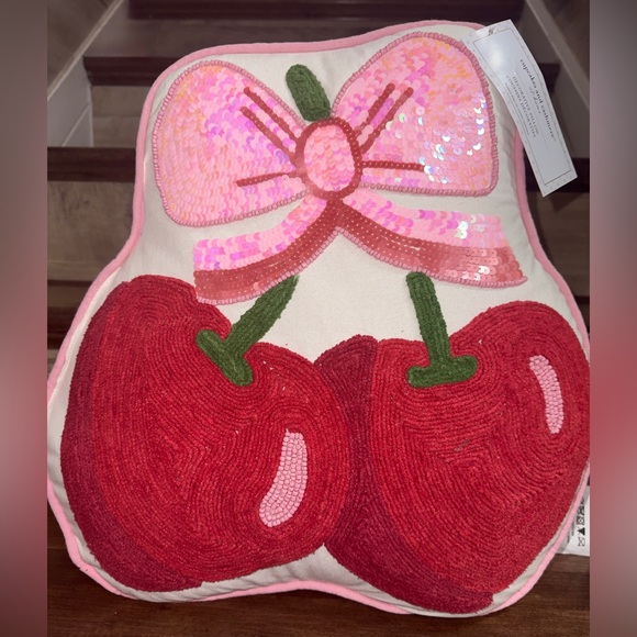 Super Cute Cupcakes and Cashmere Pink Bow Cherry Accents Pillow - NEW - Picture 15 of 16